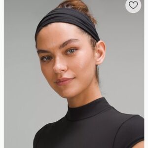 Lululemon License to Train Black Headbands (5)